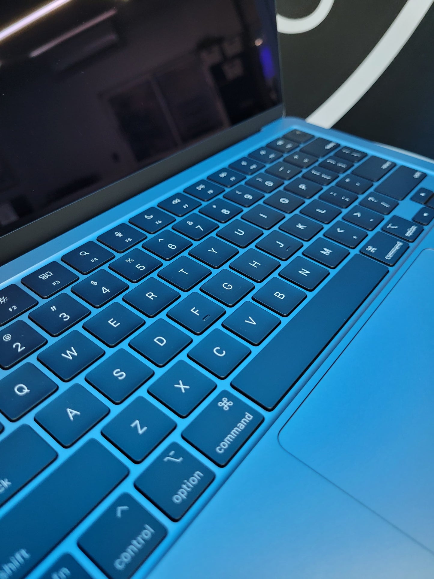 APPLE MACBOOK AIR 2022 M2 CHIP 8-CORE 256GB SSD 8GB RAM - Premium Notebook de Apple - Solo $1974000! Compra ahora Web3Arg