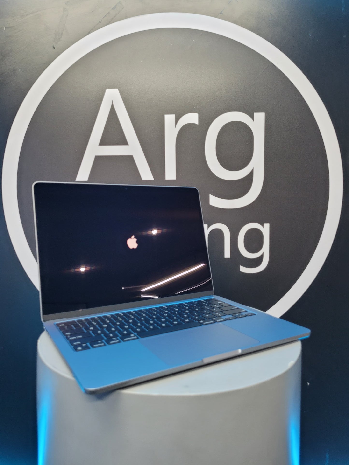 APPLE MACBOOK AIR 2022 M2 CHIP 8-CORE 256GB SSD 8GB RAM - Premium Notebook de Apple - Solo $1974000! Compra ahora Web3Arg