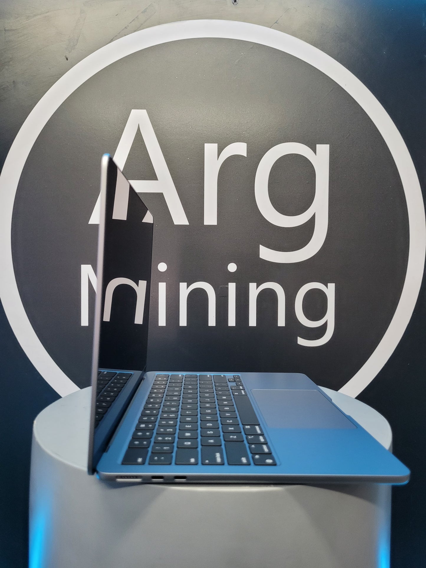 APPLE MACBOOK AIR 2024 M3 8 CORE, CON 10 CORE GPU, 256GB SSD 16GB RAM - Premium Notebook de Apple - Solo $2565000! Compra ahora Web3Arg