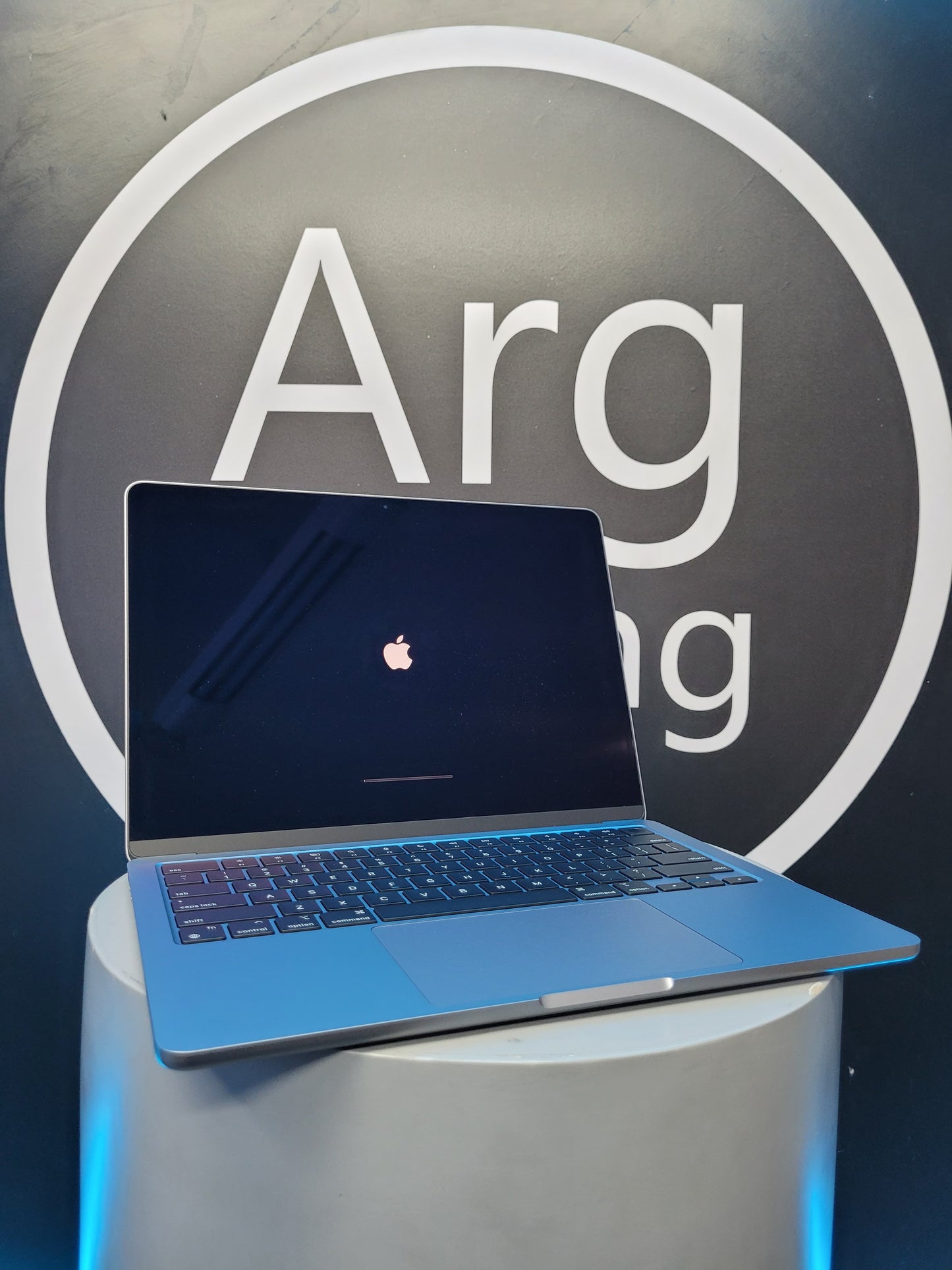 APPLE MACBOOK AIR 2024 M3 8 CORE, CON 10 CORE GPU, 256GB SSD 16GB RAM - Premium Notebook de Apple - Solo $2565000! Compra ahora Web3Arg