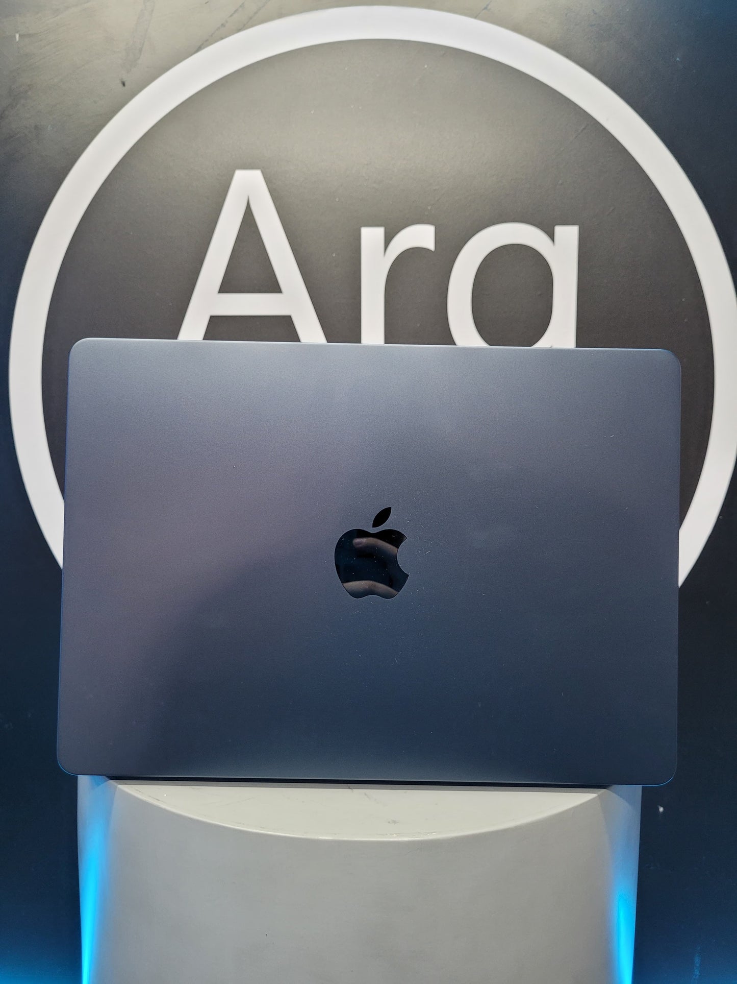 APPLE MACBOOK AIR M3 8 CORE CPU 8 CORE GPU 256GB SSD 8GB RAM - Premium Notebook de Apple - Solo $2250000! Compra ahora Web3Arg