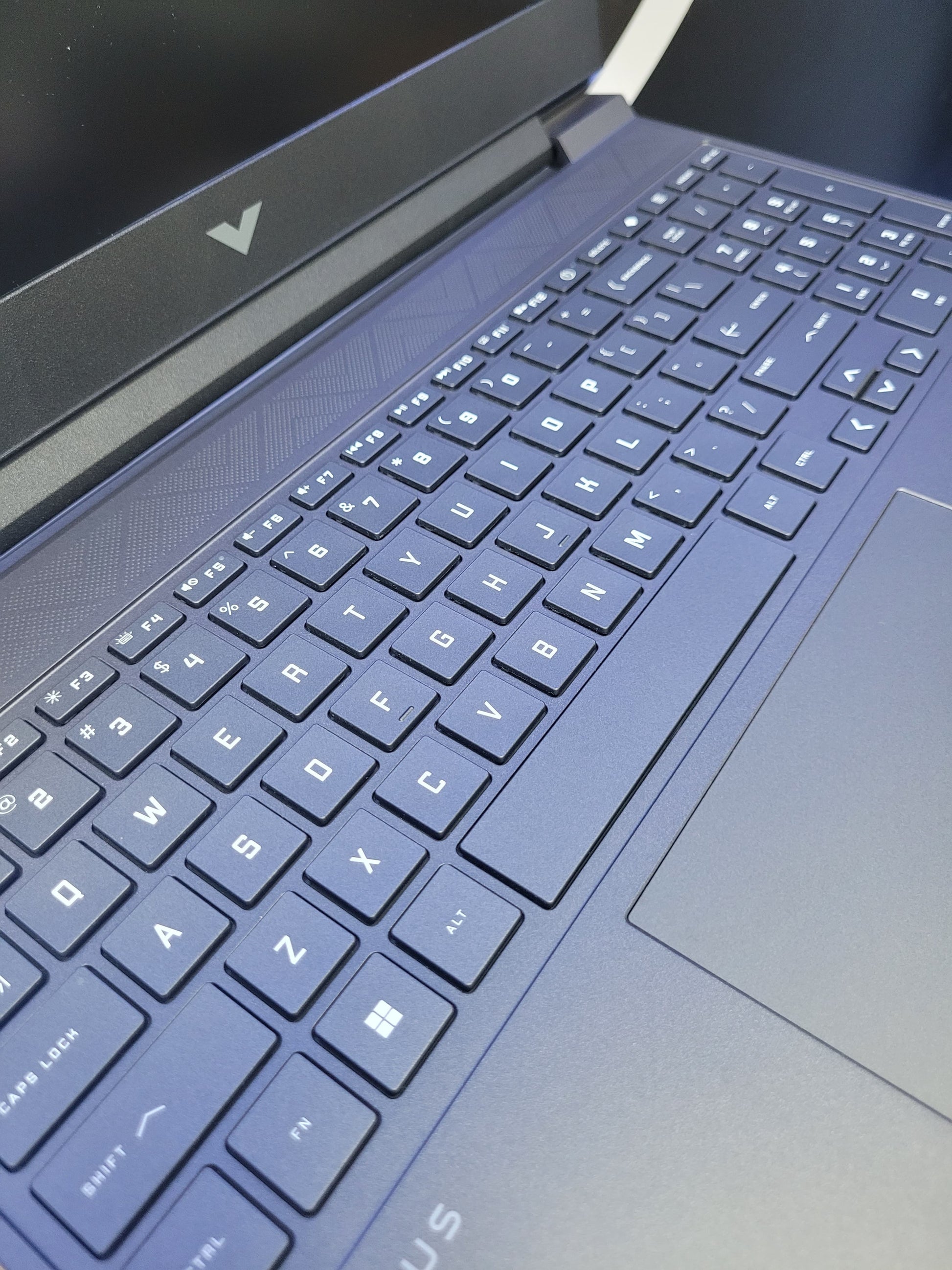 HP VICTUS 15 FB2082 GAMING AMD RYZEN 5 8645HS 512GB SSD 8GB RAM NVIDIA RTX 4050 - Premium Notebook de HP - Solo $1615000! Compra ahora Web3Arg